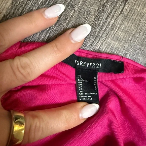 Forever 21 Fuchsia Crop Top - Picture 4 of 4